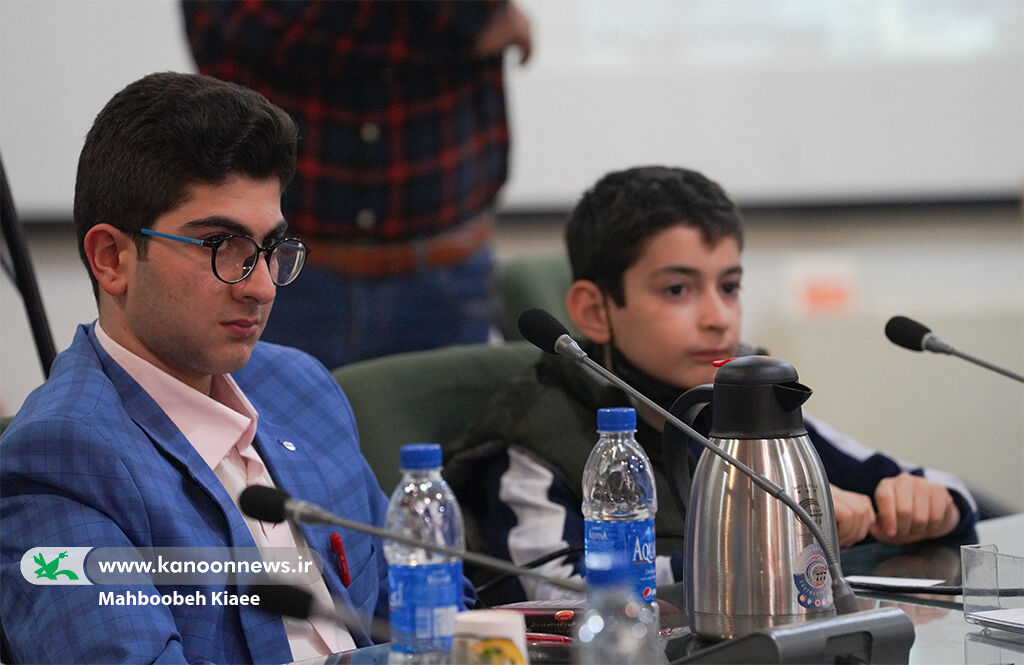 حضور اعضا و مربیان پژوهشگر استان قم در آیین نکوداشت برگزیدگان هفته پژوهش کانون