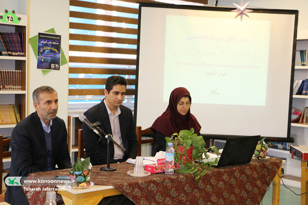 نشست علمی آموزشی ساخت موشک آبی در کانون سمنان