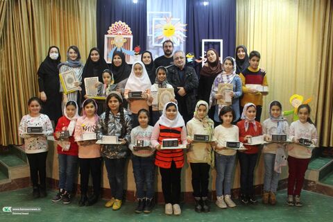 تجلیل از کودکان و نوجوانان مشارکت کننده در برنامه‌های جشنواره منطقه‌ای قصه‌گویی
