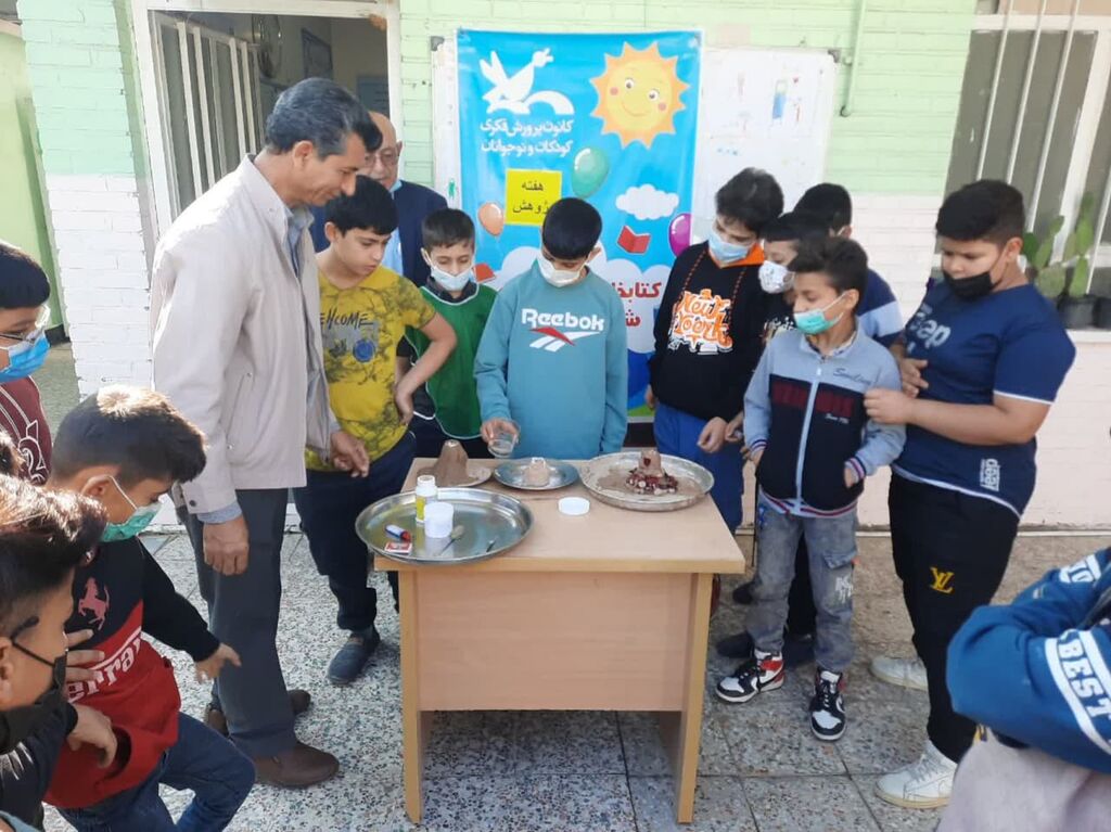 ویژه برنامه "سفردانایی" کتابخانه‌های سیار کانون خوزستان برگزار شد