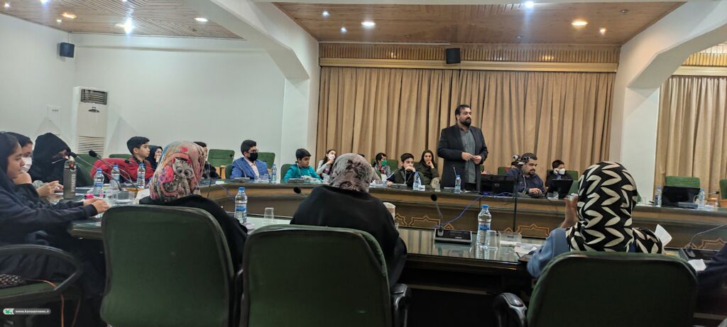 حضور اعضا و مربیان پژوهشگر استان قم در آیین نکوداشت برگزیدگان هفته پژوهش کانون