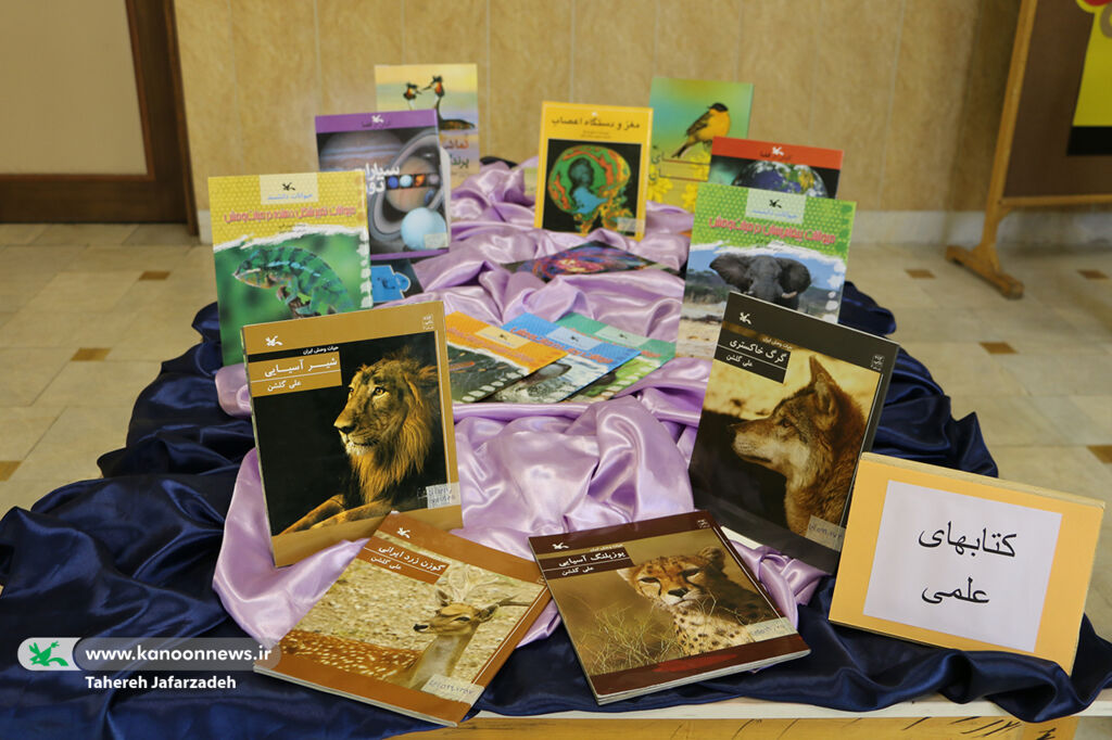 گشایش نمایشگاه پژوهش در مجتمع کانون سمنان