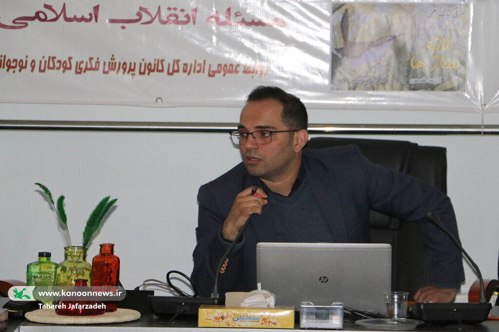 ویژهبرنامهی نوجوانان اندیشمند و تجلیل از پژوهشگران برگزیده استانی در کانون سمنان