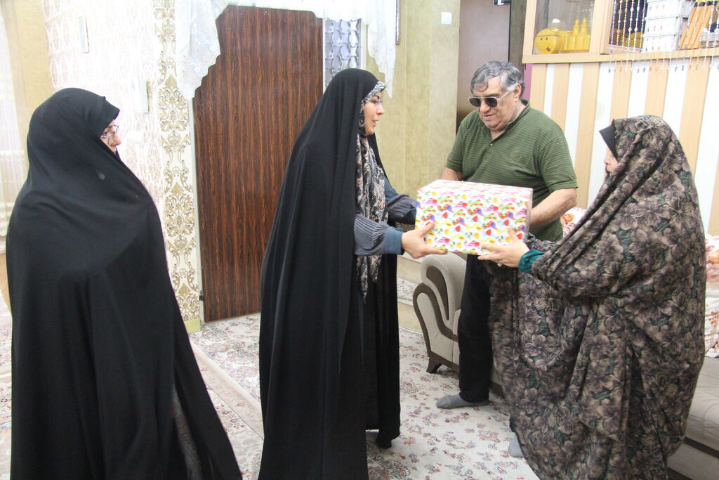 تجلیل مدیرکل کانون پرورش فکری آذربایجانغربی از همسران جانبازان تجلیل مدیرکل کانون پرورش فکری آذربایجانغربی از همسران جانبازان