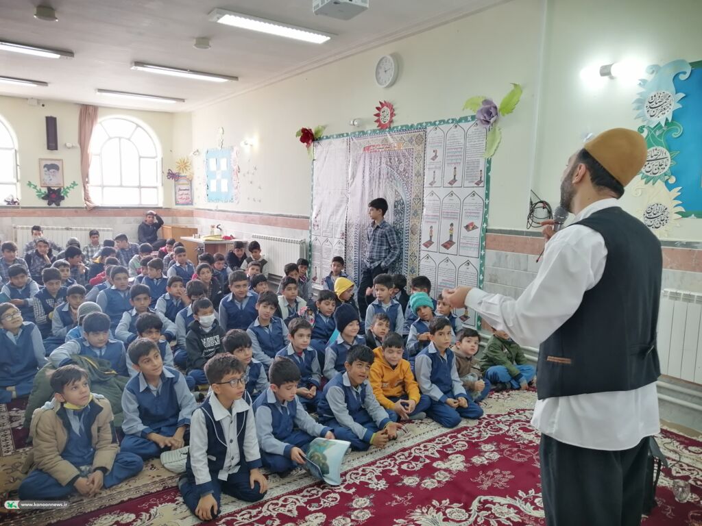 یلدای کتابخانه سیار روستایی در روستای قلعهچم