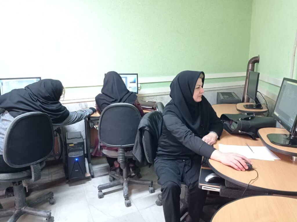 برگزاری کارگاه ویژه آموزش فوتوشاپ برای مربیان کانون کرمانشاه