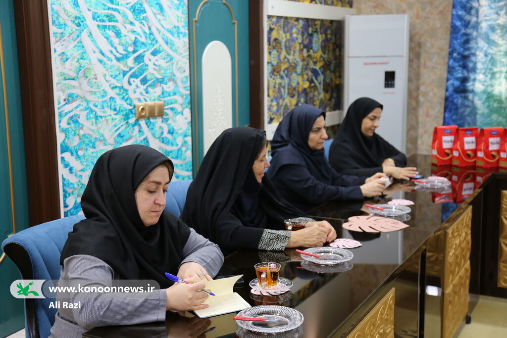 دیدار با فرزانگان کانون به مناسبت یلدا