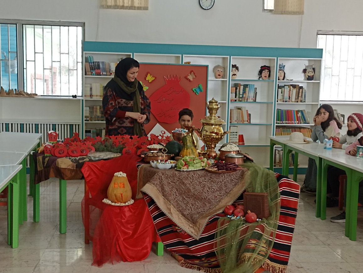 برگزاری ویژهبرنامهی "یلدای انار" در مرکز بومهن کانون تهران