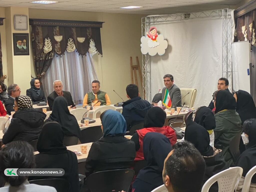 نشست همفکری مسوولان و مدرسان کانون زبان استان گلستان