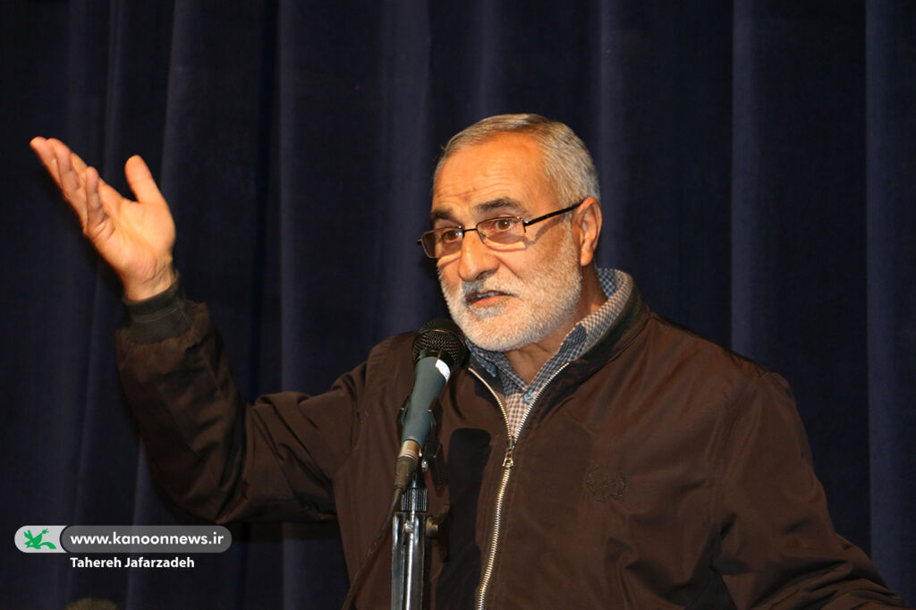 آیین اختتامیه جشنوارهی مشق عشق در سمنان/ حاجقاسم سلیمانی افسانه نیست