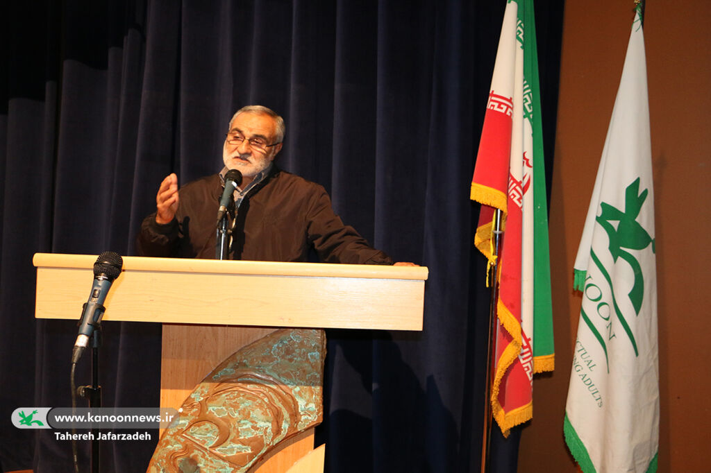 آیین اختتامیه جشنوارهی مشق عشق در سمنان/ حاجقاسم سلیمانی افسانه نیست