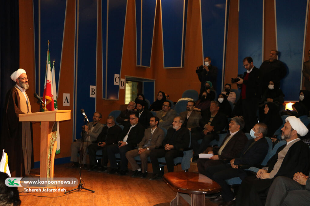 آیین اختتامیه جشنوارهی مشق عشق در سمنان/ حاجقاسم سلیمانی افسانه نیست