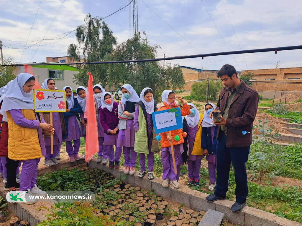 اعضا انجمن محیط زیست کانون پرورش فکری مرکز شبانکاره با گونه های گیاهی آشنا شدند