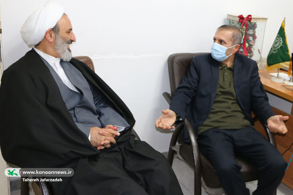 دیدار مدیرکل کانون سمنان با رئیس شورای هماهنگی تبلیغات اسلامی/ کار کانون، بسیار سنگین و ارزشمند است