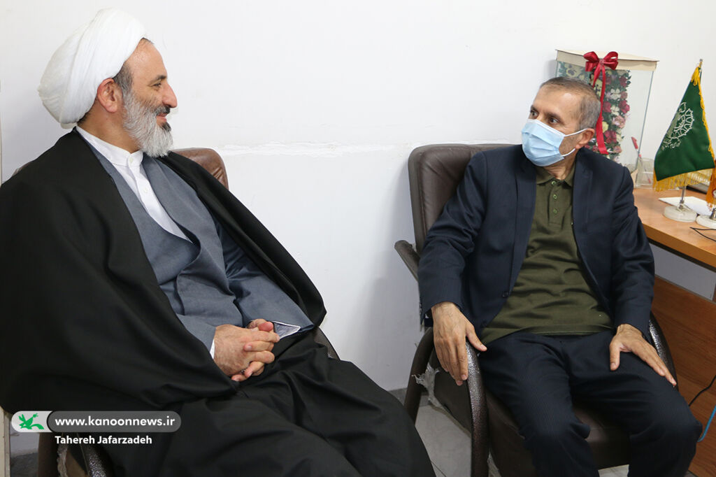 دیدار مدیرکل کانون سمنان با رئیس شورای هماهنگی تبلیغات اسلامی/ کار کانون، بسیار سنگین و ارزشمند است