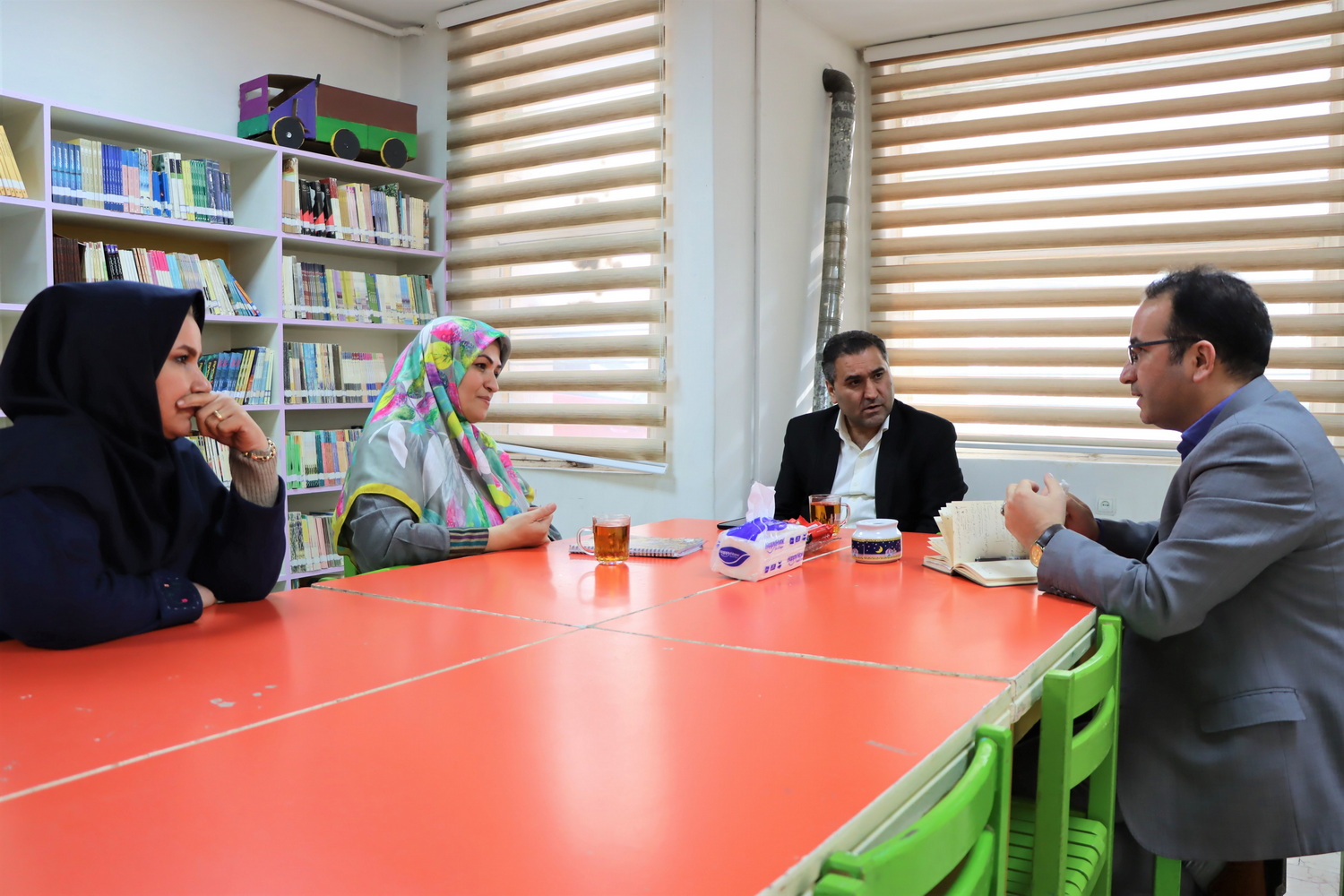 بازدید سرپرست اداره کل و معاون اداری مالی از مراکز کانون استان تهران