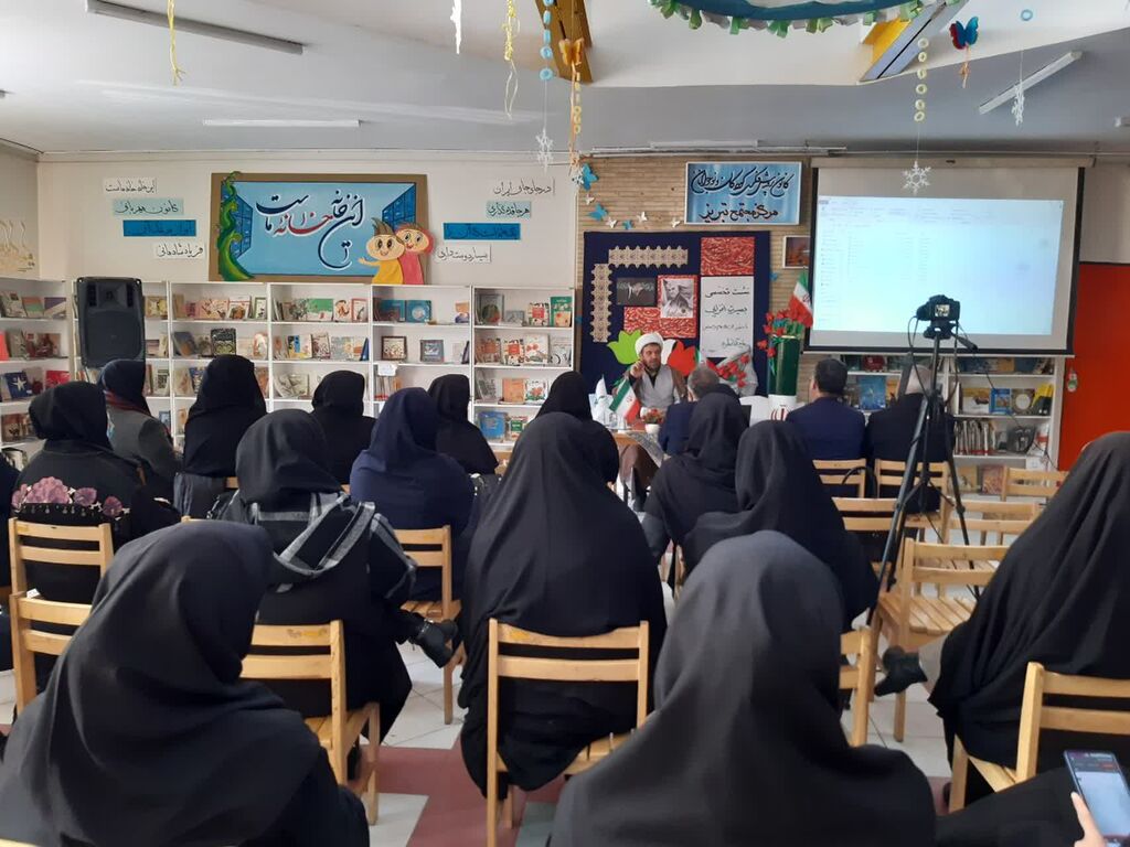 نشست تخصصی بصیرت افزایی در مجتمع کانون تبریز برگزار شد