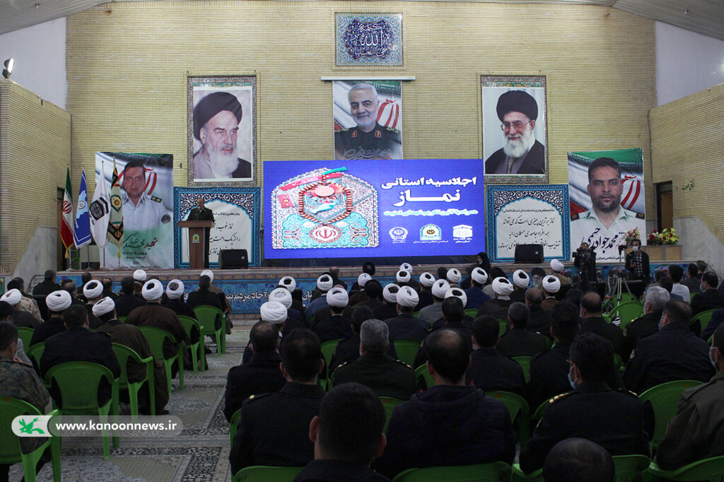 تجلیل از مدیرکل و دبیر شورای اقامه نماز کانون سمنان در اجلاسیه نماز تجلیل از مدیرکل و دبیر شورای اقامه نماز کانون سمنان در اجلاسیه نماز