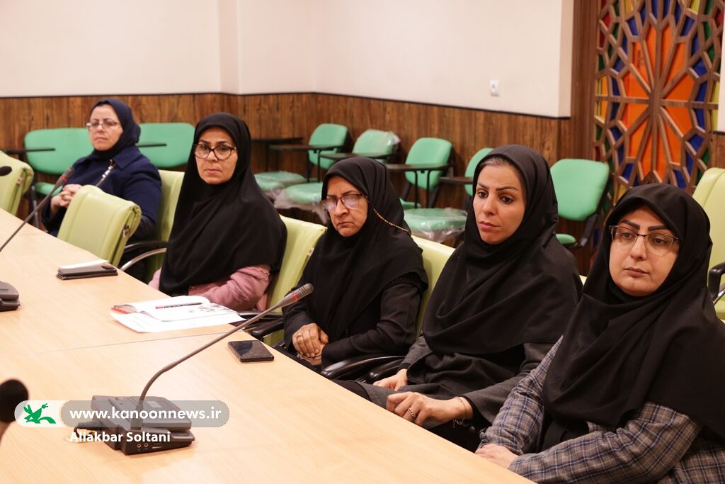 نخستین جلسه هماهنگی و برنامهریزی کمیته کودک و نوجوان دهه فجر برگزار شد