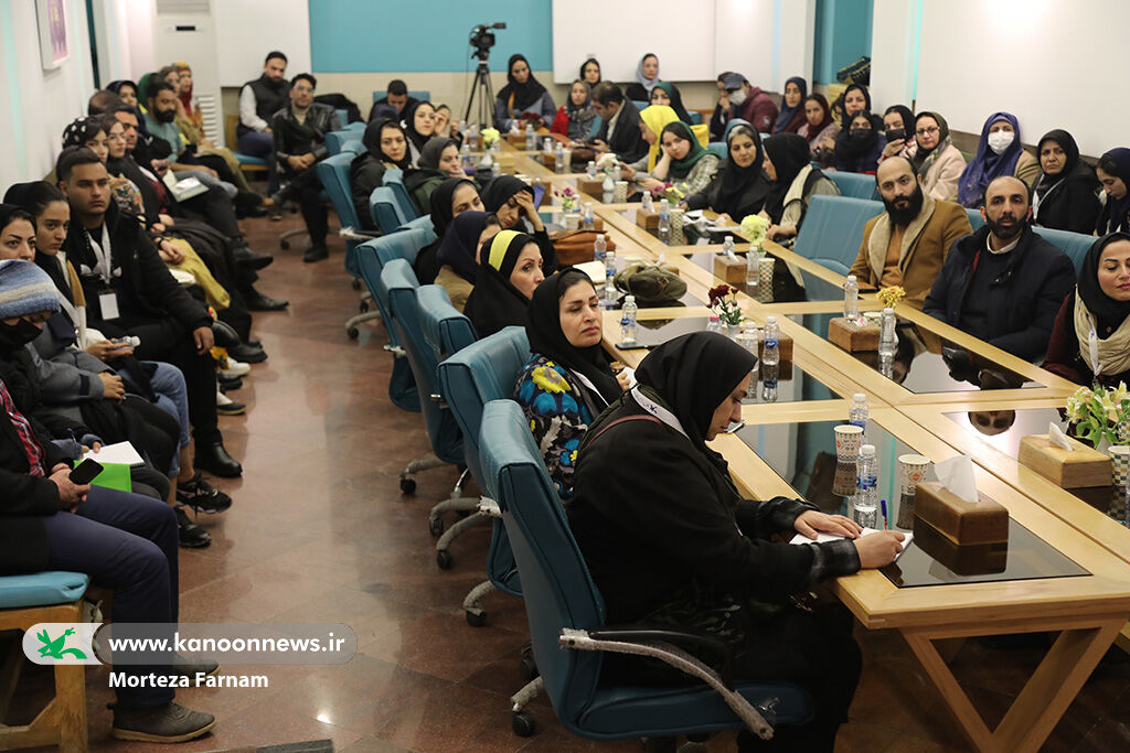 از دعوای تصویر و متن تا مخاطب فستفودی