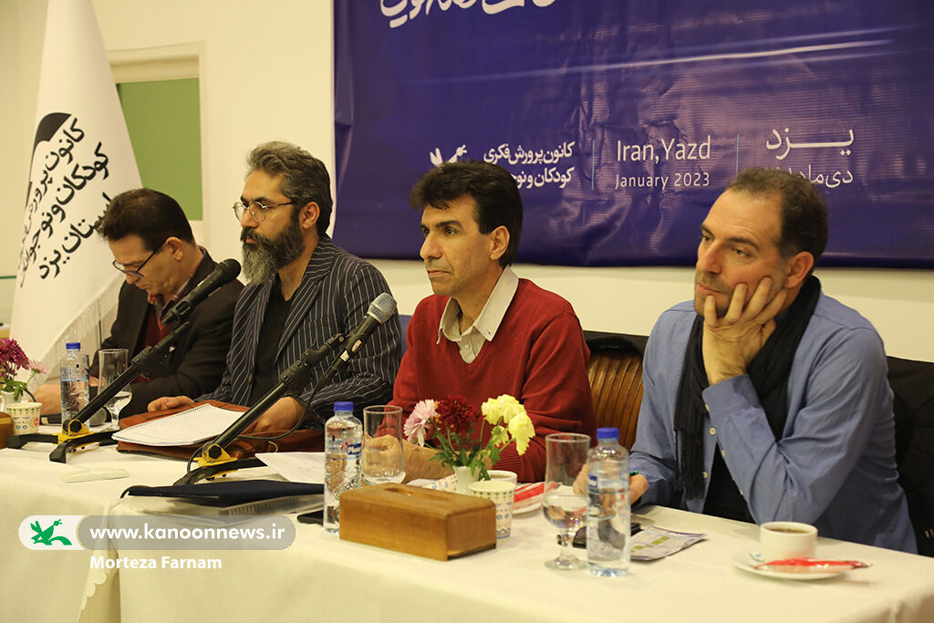 از دعوای تصویر و متن تا مخاطب فستفودی