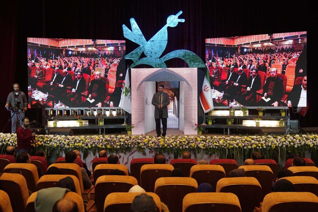 با معرفی برگزیدگان دفتر جشنواره بیستوپنجم باز شد/ قصه جشنواره بیستوچهارم به سر رسید، کلاغ قصهها به خانه نرسید