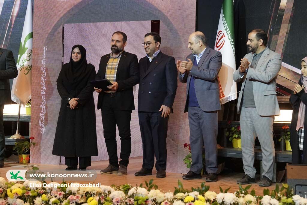 رتبه نخست جشنواره بین المللی قصهگویی در بخش آیینی سنتی به نوجوان مازندرانی رسید