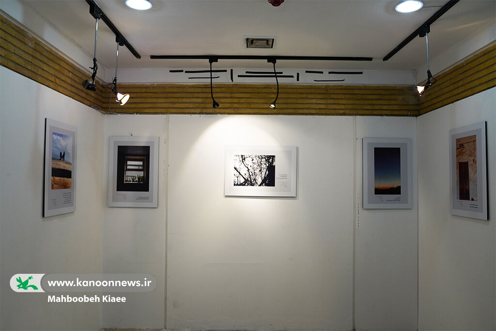 نمایشگاه آثار منتخب نخستین جشنواره ادبی هنری «عکس نگار» افتتاح شد