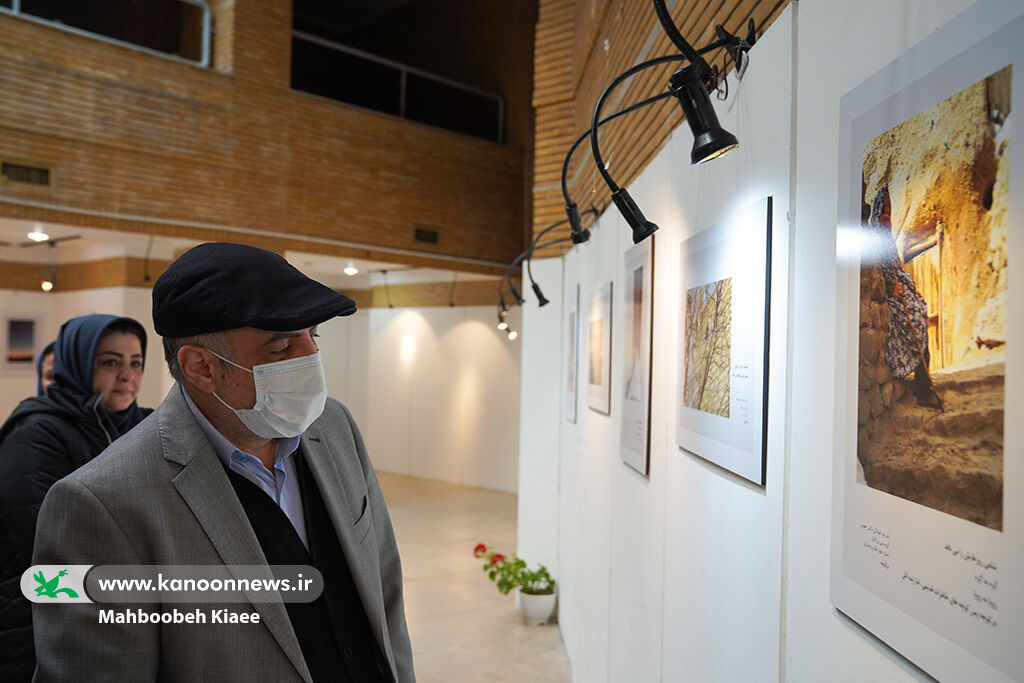 نمایشگاه آثار منتخب نخستین جشنواره ادبی هنری «عکس نگار» افتتاح شد