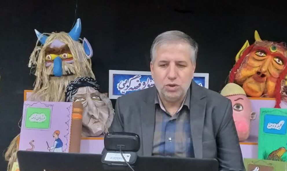 مربیان کانون لرستان قصه ها را به نمایشنامه تبدیل می کنند