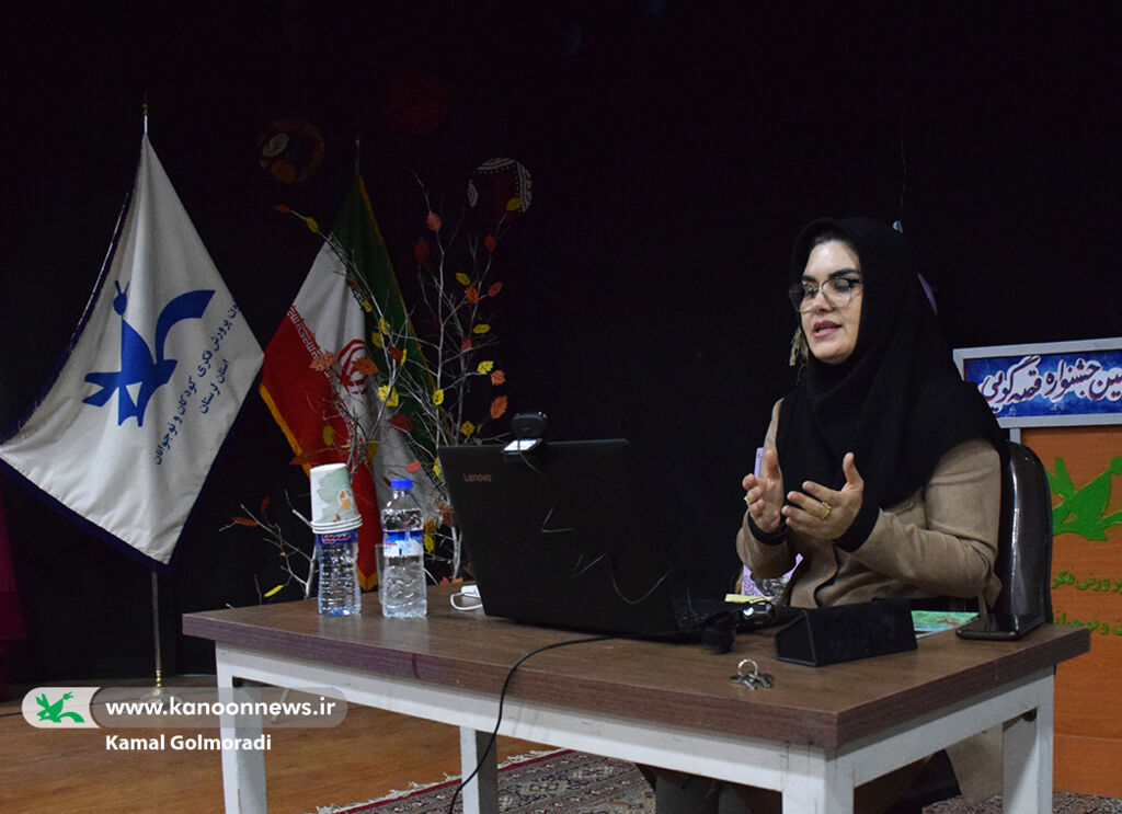 سومین کارگاه آموزش قصه گویی و نمایش عروسکی در کانون استان مربیان کانون لرستان قصه ها را به نمایشنامه تبدیل می کنند