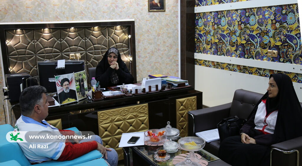 اعضا کانون استان بوشهر عضو داوطلب هلال احمر می شوند