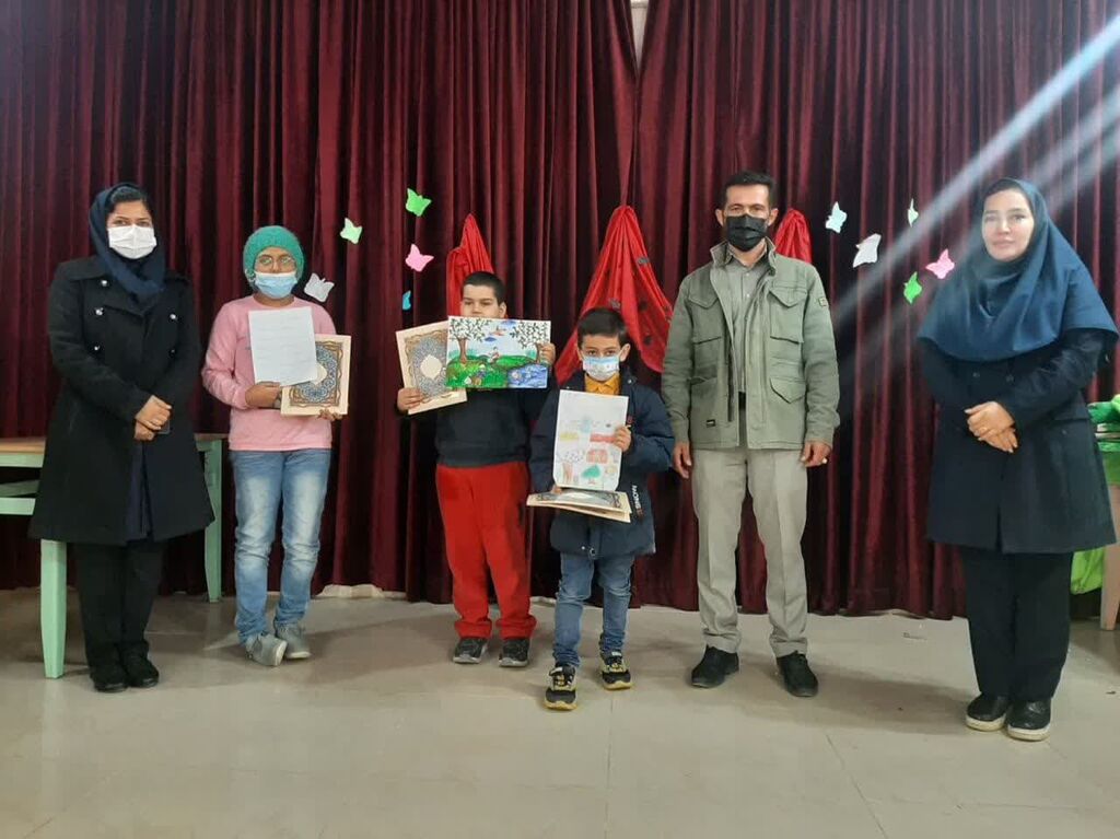 از برگزیدگان مسابقه نقاشی و دلنوشته "هوای پاک" تقدیر شد