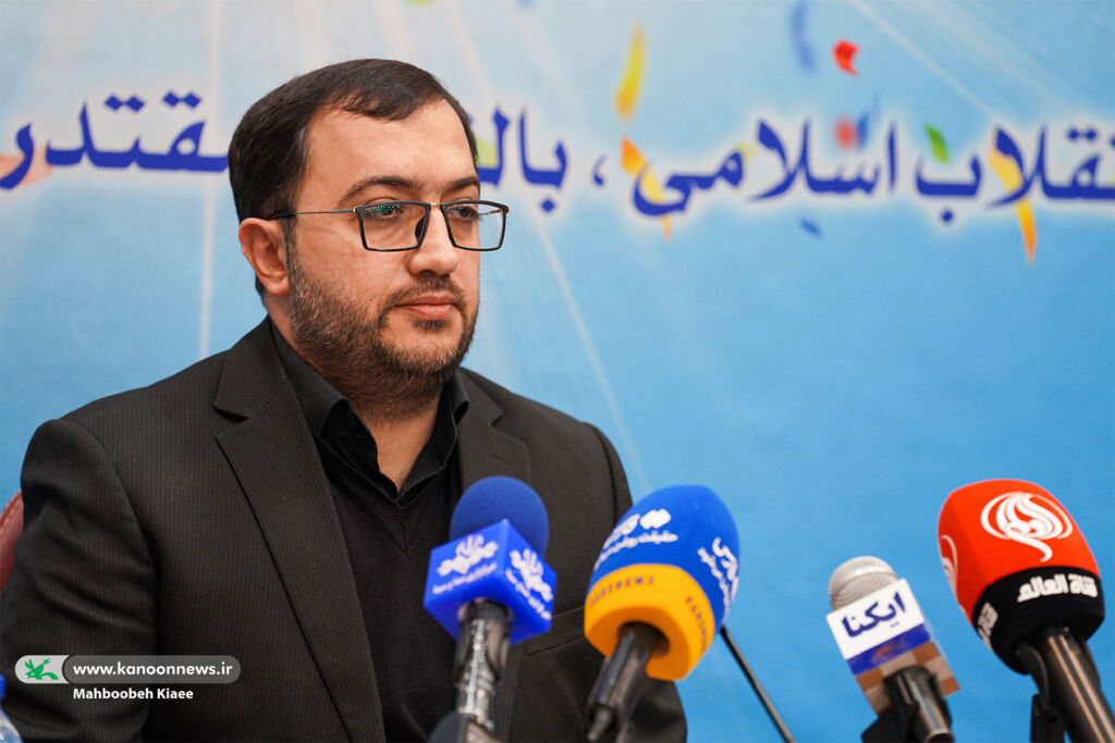 نشست رسانهای رییس کمیته مرکزی کودک و نوجوان ستاد دهه فجر کودکان و نوجوانان صحنهگردانان برنامههای دهه فجر خواهند بود