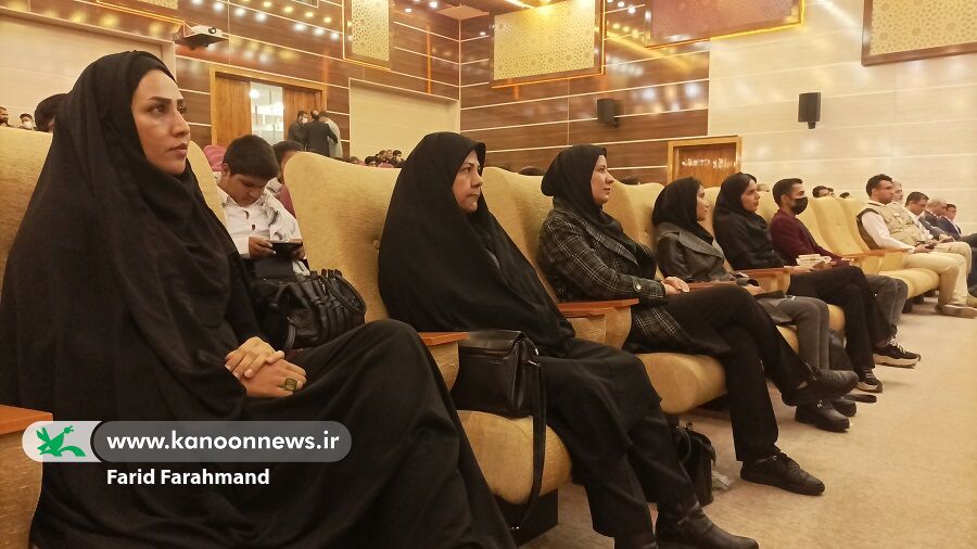 درخشش مربیان و اعضای کانون پرورش فکری سیستان و بلوچستان در پانزدهمین جشنواره شعر دفاع مقدس