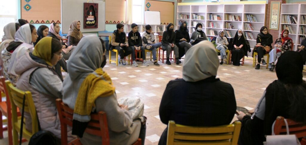 برگزاری دومین نشست کتاب چای در مرکز مجتمع کانون استان قزوین