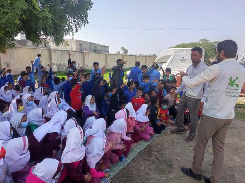 شور و نشاط کودکان و نوجوانان مناطق ایسین و تازیان با حضور کاروان پیک امید کتابخانه های سیار روستایی