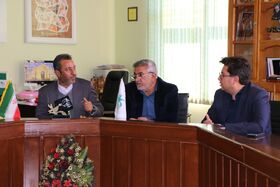 فرماندار شهرستان نی‌ریز با حضور در کانون فارس با مدیر کل دیدار کرد
