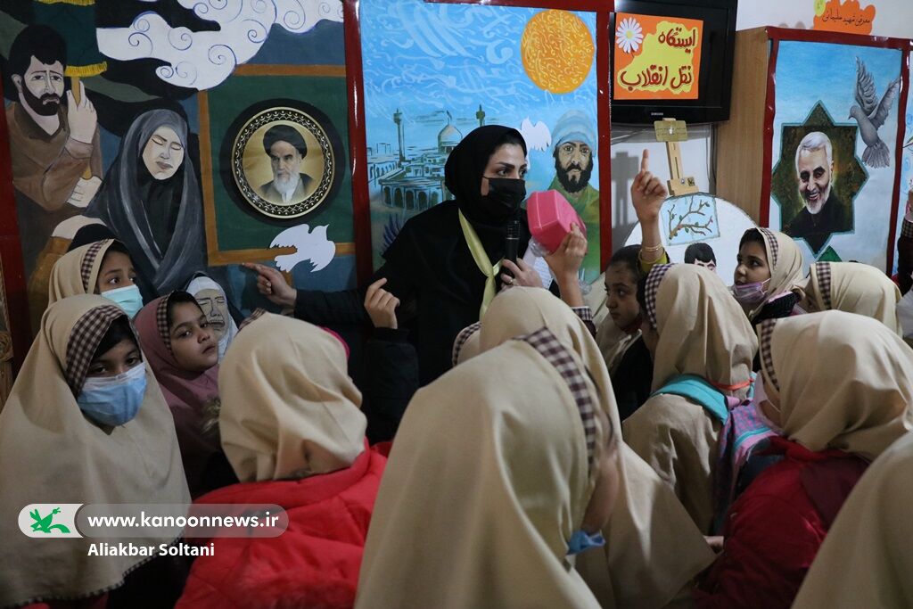 جشن بزرگ انقلاب در کانون کرمان آغاز شد