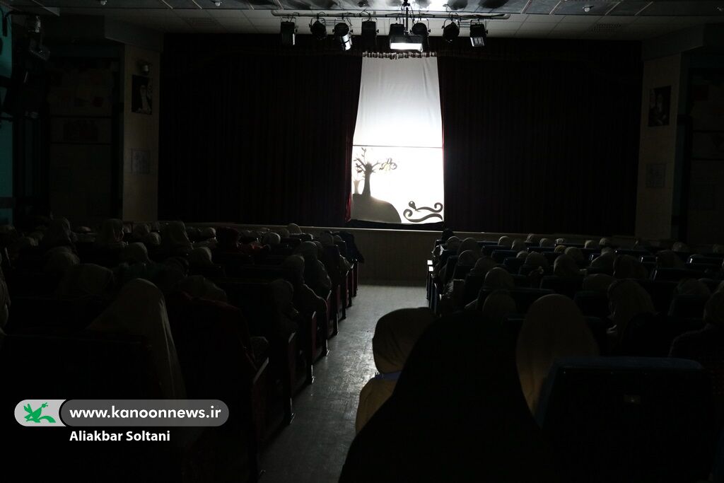 جشن بزرگ انقلاب در کانون کرمان آغاز شد