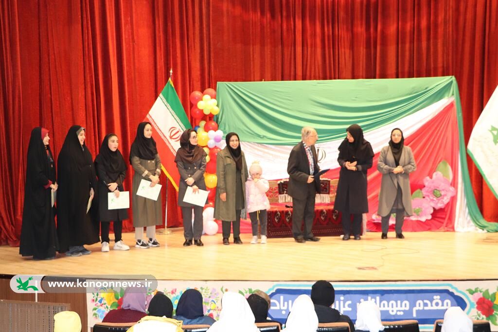 دهه نودیهای گرگان پای کار انقلاب