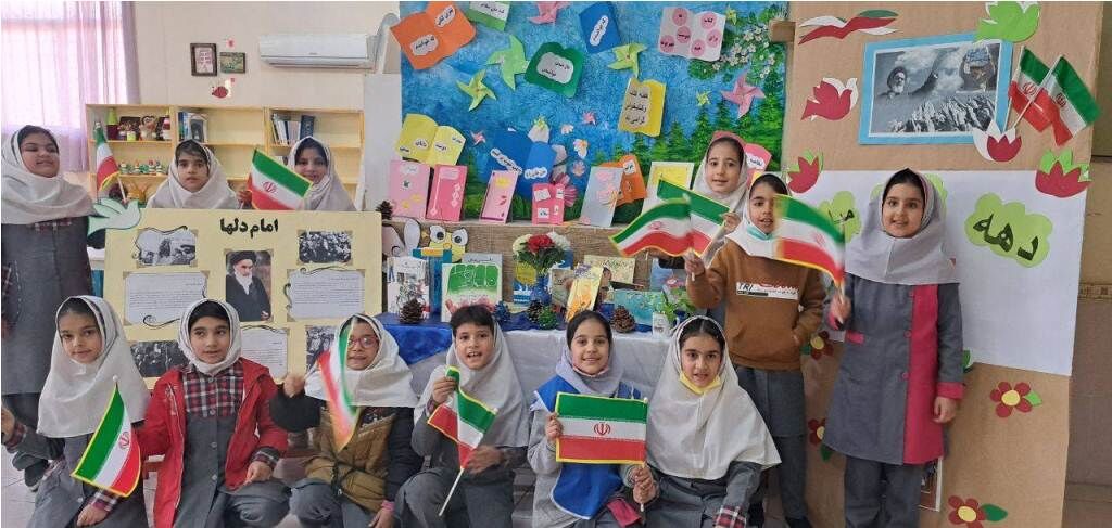 دهه مبارک فجر در مراکز فرهنگی هنری کانون فارس