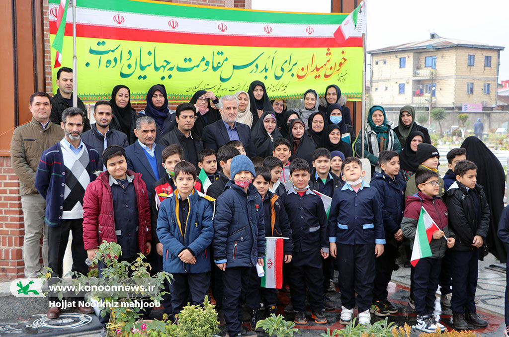 نسل چهارم و پنجمیها با امام راحل(ره) و شهیدان پیمانی دوباره بستند