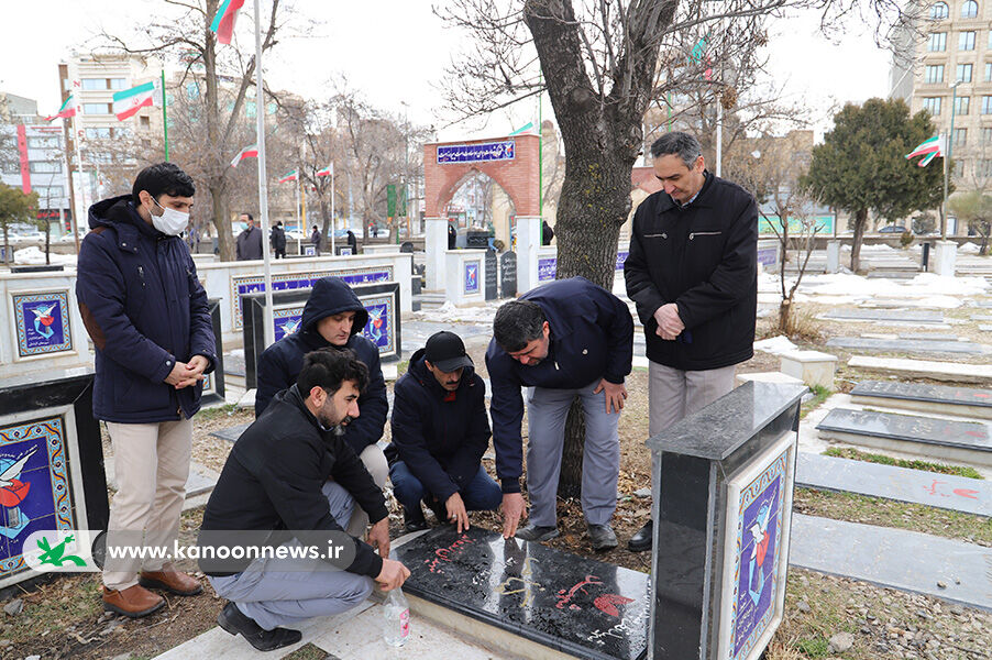 کارکنان و مربیان کانون استان اردبیل با آرمان‌های شهدا تجدید عهد کردند