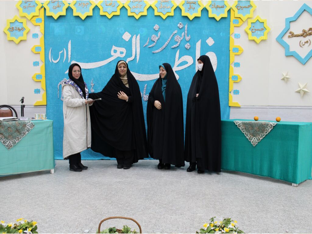 جشن انقلاب ویژه بانوان کانون پرورش فکری کودکان و نوجوانان استان همدان برگزار شد