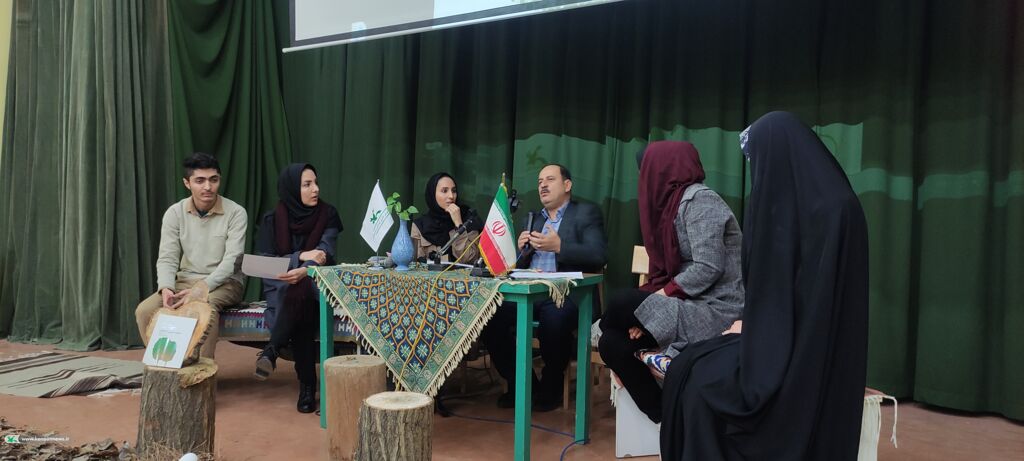 برگزاری محفل ادبی «بهمن در سکوت خیس درختان» در قم