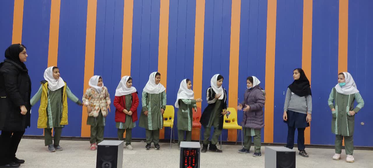 دومین جشن انقلاب در مرکز شماره ۱۱ کرمانشاه برگزار شد