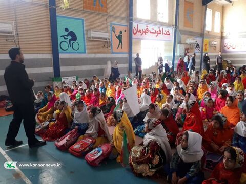 اعزام کتابخانه‌های سیار کانون خوزستان به مناطق کم‌برخوردار استان