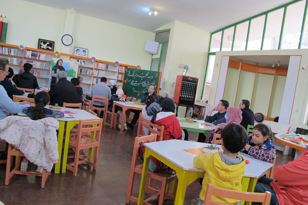 کارگاههای «پدر و فرزند» و «خانوادهی ایرانی» در مراکز کانون کرج برگزار شد