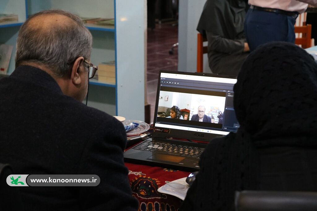 نشست انجمنهای ادبی شاعران و نویسندگان نوجوان کانون کرمان برگزار شد